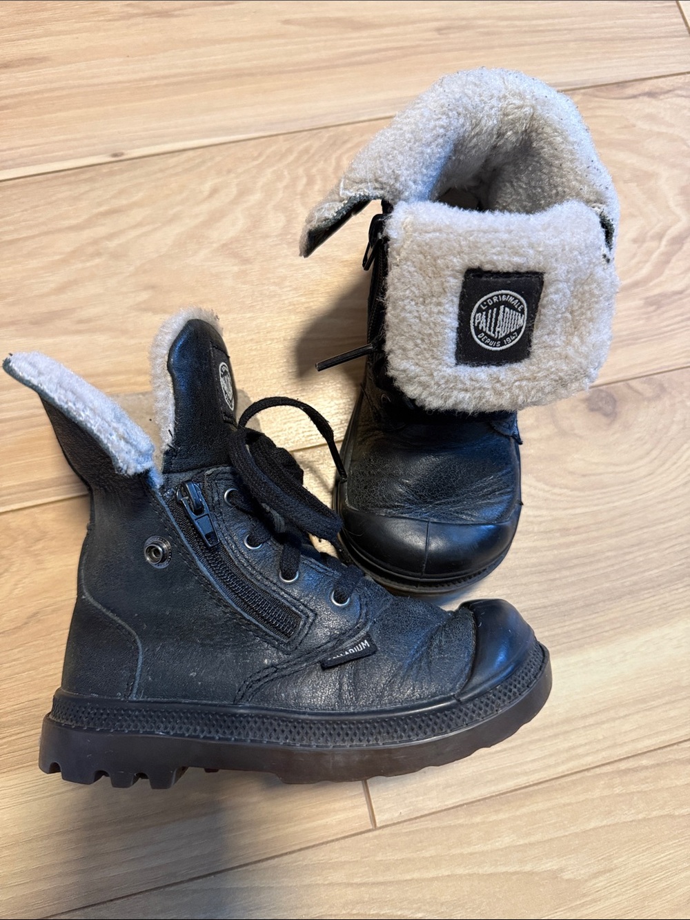 Kids black winter boots